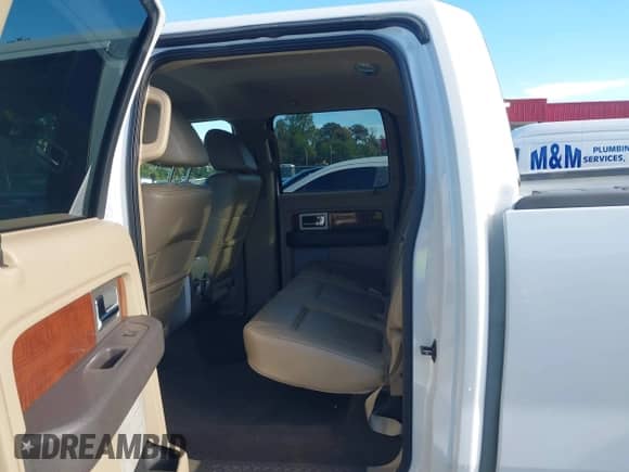 2010 Ford F-150 XL z VIN 1FTFW1EV3AKC34481, wystawiony jako IAAI lot #43480376 z przebiegiem 116 428 mil mil oraz . Historia ofert i sprzedaży dostępna na DreamBid. Obrazek 8.