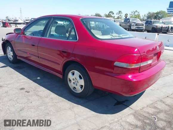 2002 Honda Accord EX с VIN 1HGCG16572A071910, выставлен на аукционе IAAI как лот 42898275 с пробегом 145 428 миль миль и . История ставок и продаж доступна на DreamBid. Изображение 3.