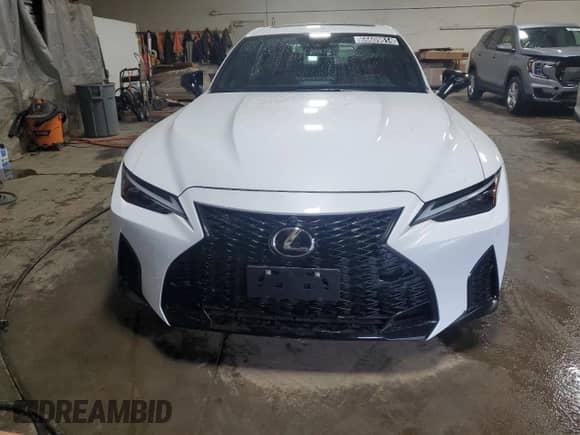 2024 Lexus IS 500 F Sport Performance z VIN JTHAP1D28R5005690, wystawiony jako Copart lot #66609614 z przebiegiem 632 mil mil oraz Czysty tytuł • Clean title. Historia ofert i sprzedaży dostępna na DreamBid. Obrazek 5.