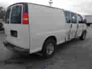 2011 Chevrolet Express Cargo z VIN 1GCWGGBA5B1187348, wystawiony jako IAAI lot #41684458 z przebiegiem 456 926 mil mil oraz . Historia ofert i sprzedaży dostępna na DreamBid. Obrazek 4.