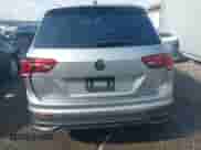 2024 Volkswagen Tiguan SE с VIN 3VVMB7AX7RM062748, выставлен на аукционе IAAI как лот 42650974 с пробегом 7 447 миль миль и . История ставок и продаж доступна на DreamBid. Изображение 16.