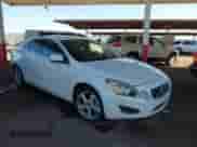 2012 Volvo S60 T5 с VIN YV1622FS3C2034252, выставлен на аукционе IAAI как лот 43336269 с пробегом 143 661 миль миль и . История ставок и продаж доступна на DreamBid. Изображение 1.