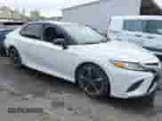 2020 Toyota Camry XSE z VIN 4T1K61AK4LU304860, wystawiony jako IAAI lot #43367482 z przebiegiem 70 312 mil mil oraz . Historia ofert i sprzedaży dostępna na DreamBid. Obrazek 1.