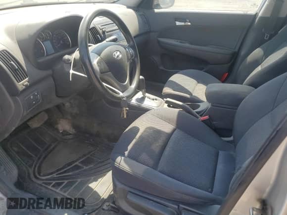 2010 Hyundai Elantra GLS с VIN KMHDC8AE3AU072320, выставлен на аукционе Copart как лот 68206045 с пробегом 361 710 миль миль и Списание • Salvage title. История ставок и продаж доступна на DreamBid. Изображение 7.