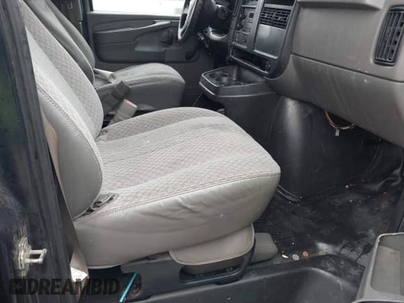 2006 Chevrolet Express Passenger с VIN 1GAHG35U361153432, выставлен на аукционе IAAI как лот 41593860 с пробегом 160 774 миль миль и . История ставок и продаж доступна на DreamBid. Изображение 5.