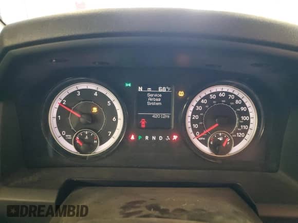 2022 Ram 1500 Tradesman z VIN 1C6RR7FG6NS187886, wystawiony jako Copart lot #59034085 z przebiegiem 42 012 mil mil oraz Szkoda całkowita • Salvage title. Historia ofert i sprzedaży dostępna na DreamBid. Obrazek 9.