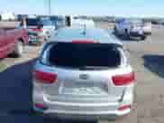 2020 Kia Sorento LX с VIN 5XYPG4A34LG647008, выставлен на аукционе IAAI как лот 41938773 с пробегом 98 917 миль миль и . История ставок и продаж доступна на DreamBid. Изображение 19.