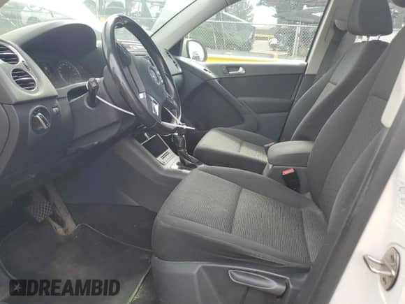 2013 Volkswagen Tiguan SE with VIN WVGAV3AX1DW581560, listed as a Copart auction lot 49342225 with 95,341 mi miles and Clean title. Bid and sale history available at DreamBid. Image 7.