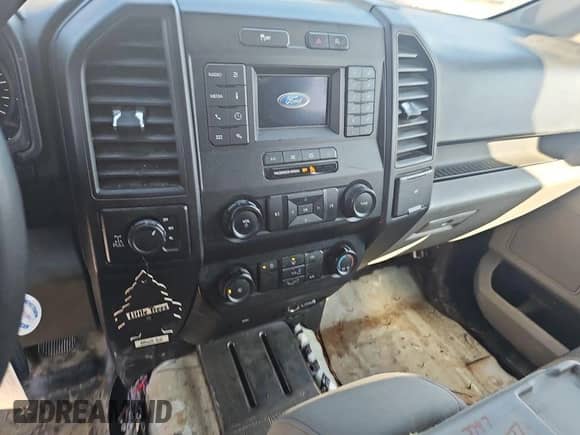 2019 Ford F-150 XL with VIN 1FTEX1EP6KKE99861, listed as a IAAI auction lot 43552263 with 195,197 mi miles and . Bid and sale history available at DreamBid. Image 19.