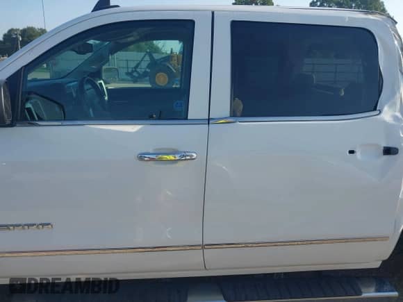 2018 GMC Sierra 1500 SLT z VIN 3GTP1NECXJG205818, wystawiony jako IAAI lot #42874974 z przebiegiem 144 799 mil mil oraz . Historia ofert i sprzedaży dostępna na DreamBid. Obrazek 14.