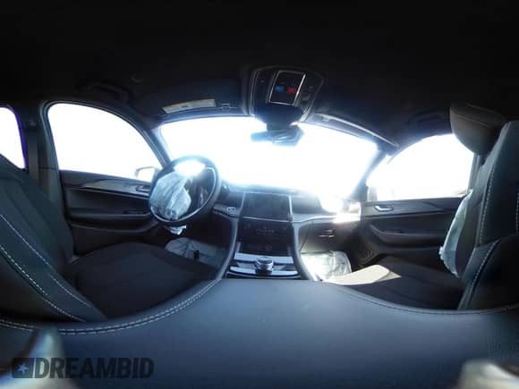 2025 Jeep Grand Cherokee Altitude with VIN 1C4RJGAGXSC284361, listed as a IAAI auction lot 42037914 with 1,871 mi miles and . Bid and sale history available at DreamBid. Image 19.