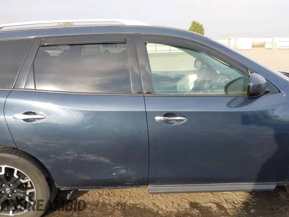 2015 Nissan Pathfinder Platinum with VIN 5N1AR2MM3FC635560, listed as a IAAI auction lot 43321591 with 125,955 mi miles and . Bid and sale history available at DreamBid. Image 14.