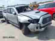 2019 Toyota Tacoma TRD Off Road с VIN 3TMCZ5AN0KM213069, выставлен на аукционе IAAI как лот 42864612 с пробегом 121 234 миль миль и . История ставок и продаж доступна на DreamBid. Изображение 1.