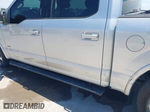 2017 Ford F-150 XL z VIN 1FTEW1CP7HKD14652, wystawiony jako IAAI lot #42835960 z przebiegiem 115 869 mil mil oraz . Historia ofert i sprzedaży dostępna na DreamBid. Obrazek 18.