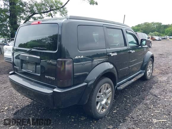 2010 Dodge Nitro SE with VIN 1D4PU2GK0AW142999, listed as a IAAI auction lot 42549000 with 87,577 mi miles and . Bid and sale history available at DreamBid. Image 4.