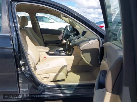 2008 Honda Accord LX с VIN JHMCP26358C006200, выставлен на аукционе IAAI как лот 43453225 с пробегом 180 888 миль миль и . История ставок и продаж доступна на DreamBid. Изображение 5.