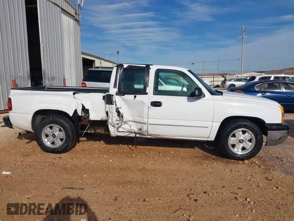 2003 Chevrolet Silverado 1500 LS с VIN 1GCEC19V13Z218093, выставлен на аукционе IAAI как лот 41016260 с пробегом 237 633 миль миль и . История ставок и продаж доступна на DreamBid. Изображение 13.