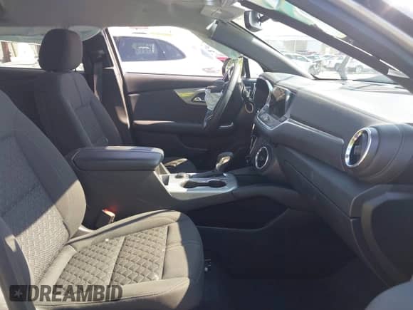 2021 Chevrolet Blazer LT z VIN 3GNKBCRS1MS509576, wystawiony jako IAAI lot #42427267 z przebiegiem 37 496 mil mil oraz . Historia ofert i sprzedaży dostępna na DreamBid. Obrazek 5.