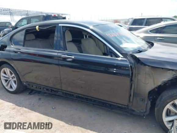 2018 BMW 7 Series 750i with VIN WBA7F0C57JGM23748, listed as a IAAI auction lot 42374137 with 111,120 mi miles and . Bid and sale history available at DreamBid. Image 17.