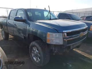 2011 Chevrolet Silverado 2500HD LTZ z VIN 1GC1KYCG6BF191235, wystawiony jako IAAI lot #41792096 z przebiegiem 283 540 mil mil oraz . Historia ofert i sprzedaży dostępna na DreamBid. Obrazek 1.
