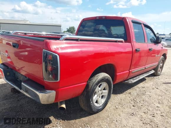 2002 Dodge 1500 z VIN 1D7HA18Z82J210969, wystawiony jako IAAI lot #42741150 z przebiegiem 191 991 mil mil oraz . Historia ofert i sprzedaży dostępna na DreamBid. Obrazek 4.
