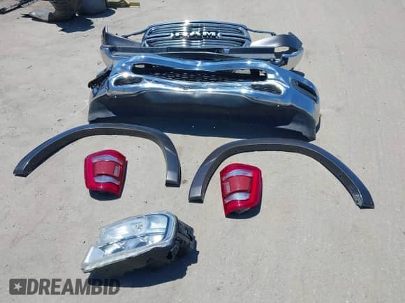 2019 Ram 1500 Laramie with VIN 1C6RREJT3KN894303, listed as a IAAI auction lot 42642439 with 84,379 mi miles and . Bid and sale history available at DreamBid. Image 12.