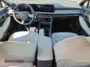 2025 Hyundai Sonata SEL z VIN KMHL64JA5SA481964, wystawiony jako Copart lot #64128205 z przebiegiem 1 789 mil mil oraz Szkoda całkowita • Salvage title. Historia ofert i sprzedaży dostępna na DreamBid. Obrazek 8.