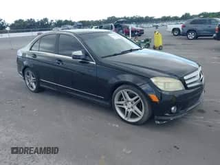 2009 Mercedes-Benz C 300 Sport z VIN WDDGF54X49F225037, wystawiony jako IAAI lot #43177105 z przebiegiem 227 516 mil mil oraz . Historia ofert i sprzedaży dostępna na DreamBid. Obrazek 1.