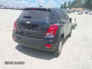 2022 Chevrolet Trax LS z VIN KL7CJNSM8NB505459, wystawiony jako IAAI lot #42849248 z przebiegiem 9 213 mil mil oraz . Historia ofert i sprzedaży dostępna na DreamBid. Obrazek 4.