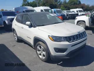 2018 Jeep Compass Latitude z VIN 3C4NJCBB0JT300094, wystawiony jako IAAI lot #43230879 z przebiegiem 133 916 mil mil oraz . Historia ofert i sprzedaży dostępna na DreamBid. Obrazek 1.