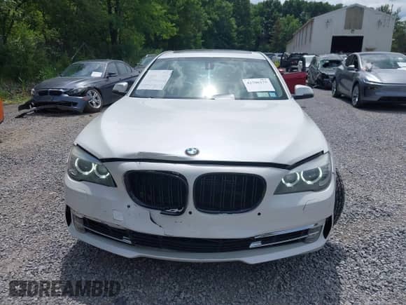 2013 BMW 7 Series 750Li xDrive с VIN WBAYF8C54DDE59151, выставлен на аукционе IAAI как лот 42706175 с пробегом 102 055 миль миль и . История ставок и продаж доступна на DreamBid. Изображение 12.