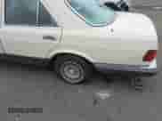 1981 Mercedes-Benz 300 SD с VIN WDBCB20A0BB007760, выставлен на аукционе IAAI как лот 42711743 с пробегом 74 348 миль миль и . История ставок и продаж доступна на DreamBid. Изображение 17.