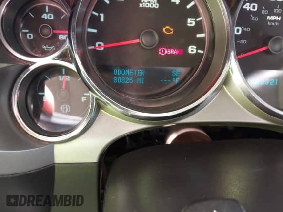 2011 Chevrolet Silverado 1500 LT z VIN 1GCRCSEA6BZ180465, wystawiony jako IAAI lot #42301380 z przebiegiem 80 825 mil mil oraz . Historia ofert i sprzedaży dostępna na DreamBid. Obrazek 7.