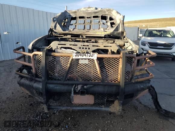 2014 Chevrolet Silverado 3500HD LTZ с VIN 1GC4K1C85EF117886, выставлен на аукционе Copart как лот 50404755 с пробегом Не указан миль и На запчасти • Non repairable. История ставок и продаж доступна на DreamBid. Изображение 5.