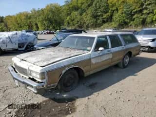 1989 Chevrolet Caprice с VIN 1G1BN81Y8KA107963, выставлен на аукционе Copart как лот 71134294 с пробегом 2 488 миль миль и Чистый • Clean title. История ставок и продаж доступна на DreamBid. Изображение 1.