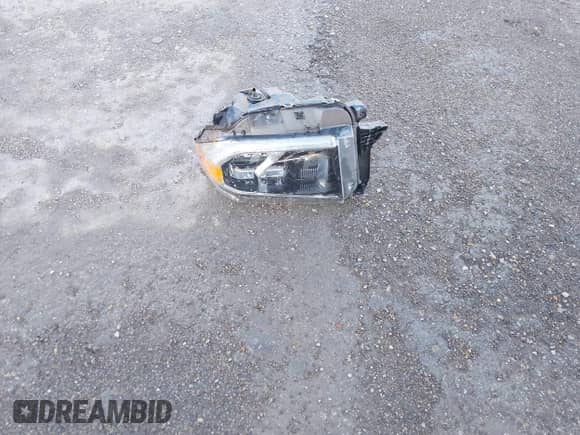 2020 Toyota Tundra Platinum с VIN 5TFGY5F16LX268034, выставлен на аукционе IAAI как лот 41204808 с пробегом 80 218 миль миль и . История ставок и продаж доступна на DreamBid. Изображение 12.