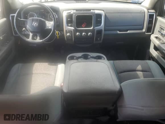 2013 Ram 1500 SLT z VIN 1C6RR6LG4DS639136, wystawiony jako Copart lot #63846925 z przebiegiem 196 633 mil mil oraz Czysty tytuł • Clean title. Historia ofert i sprzedaży dostępna na DreamBid. Obrazek 8.