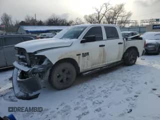 2022 Ram 1500 Tradesman z VIN 1C6RR7KT0NS195131, wystawiony jako Copart lot #88096055 z przebiegiem 95 211 mil mil oraz Szkoda całkowita • Salvage title. Historia ofert i sprzedaży dostępna na DreamBid. Obrazek 1.