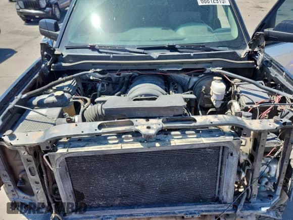2015 GMC Sierra 1500 SLE z VIN 3GTU2UEC2FG232710, wystawiony jako Copart lot #68812915 z przebiegiem 119 685 mil mil oraz Szkoda całkowita • Salvage title. Historia ofert i sprzedaży dostępna na DreamBid. Obrazek 11.