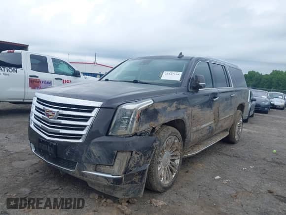 2016 Cadillac Escalade ESV Platinum с VIN 1GYS4KKJ1GR104298, выставлен на аукционе IAAI как лот 42347329 с пробегом 140 059 миль миль и . История ставок и продаж доступна на DreamBid. Изображение 18.