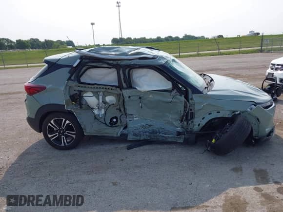 2025 Chevrolet TrailBlazer LT with VIN KL79MPSL0SB007711, listed as a IAAI auction lot 42458075 with 20,000 mi miles and . Bid and sale history available at DreamBid. Image 14.