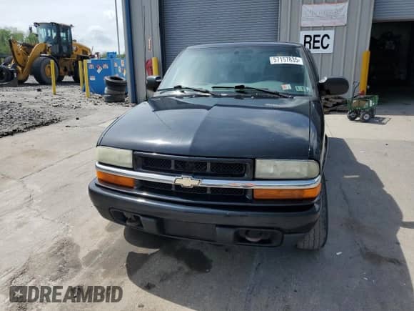 2004 Chevrolet S-10 LS z VIN 1GCDT13X84K146700, wystawiony jako Copart lot #57157835 z przebiegiem 164 393 mil mil oraz Szkoda całkowita • Salvage title. Historia ofert i sprzedaży dostępna na DreamBid. Obrazek 5.