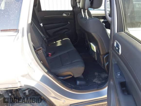 2018 Jeep Grand Cherokee Altitude z VIN 1C4RJEAGXJC429126, wystawiony jako IAAI lot #41300948 z przebiegiem 61 683 mil mil oraz . Historia ofert i sprzedaży dostępna na DreamBid. Obrazek 8.