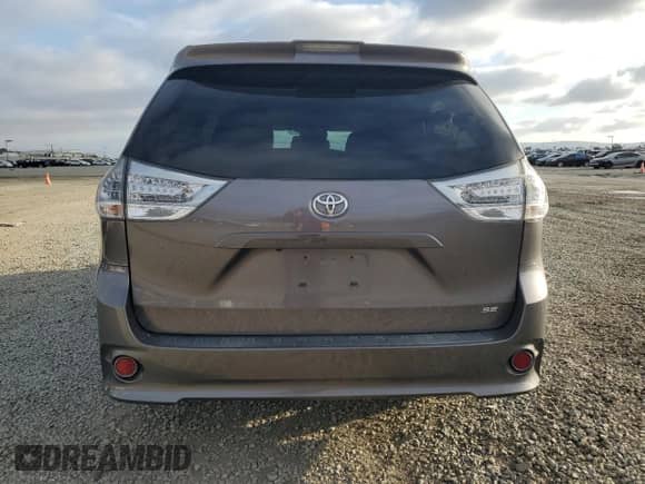 2020 Toyota Sienna SE z VIN 5TDXZ3DC0LS062302, wystawiony jako Copart lot #46988815 z przebiegiem 97 304 mil mil oraz Szkoda całkowita • Salvage title. Historia ofert i sprzedaży dostępna na DreamBid. Obrazek 6.