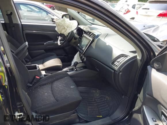 2021 Mitsubishi Outlander ES z VIN JA4ARUAU0MU010328, wystawiony jako IAAI lot #42701103 z przebiegiem Nie podano mil oraz . Historia ofert i sprzedaży dostępna na DreamBid. Obrazek 5.