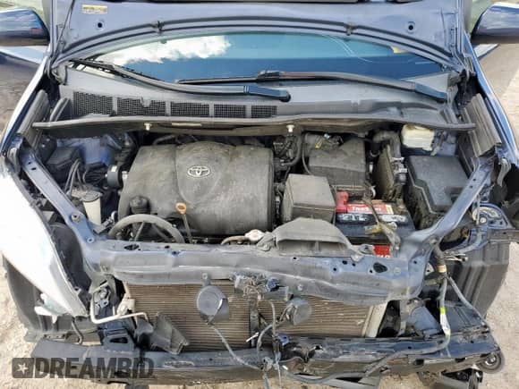 2020 Toyota Sienna XLE z VIN 5TDYZ3DC5LS050005, wystawiony jako Copart lot #83937775 z przebiegiem 135 318 mil mil oraz Szkoda całkowita • Salvage title. Historia ofert i sprzedaży dostępna na DreamBid. Obrazek 12.