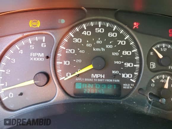 2001 GMC Sierra 1500 SLE с VIN 2GTEC19V511332359, выставлен на аукционе Copart как лот 61949415 с пробегом 228 345 миль миль и Списание • Salvage title. История ставок и продаж доступна на DreamBid. Изображение 9.