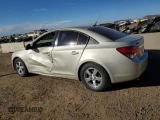 2014 Chevrolet Cruze 1LT z VIN 1G1PC5SB8E7110562, wystawiony jako Copart lot #89829435 z przebiegiem 134 364 mil mil oraz Szkoda całkowita • Salvage title. Historia ofert i sprzedaży dostępna na DreamBid. Obrazek 2.