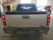 2011 GMC Sierra 1500 SLT z VIN 3GTP2WE37BG150961, wystawiony jako Copart lot #84875285 z przebiegiem 290 890 mil mil oraz Czysty tytuł • Clean title. Historia ofert i sprzedaży dostępna na DreamBid. Obrazek 6.