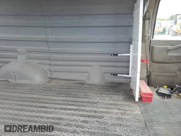 2016 Chevrolet Express Cargo с VIN 1GCWGAHF4G1241763, выставлен на аукционе Copart как лот 83837225 с пробегом 411 211 миль миль и На запчасти • Non repairable. История ставок и продаж доступна на DreamBid. Изображение 11.